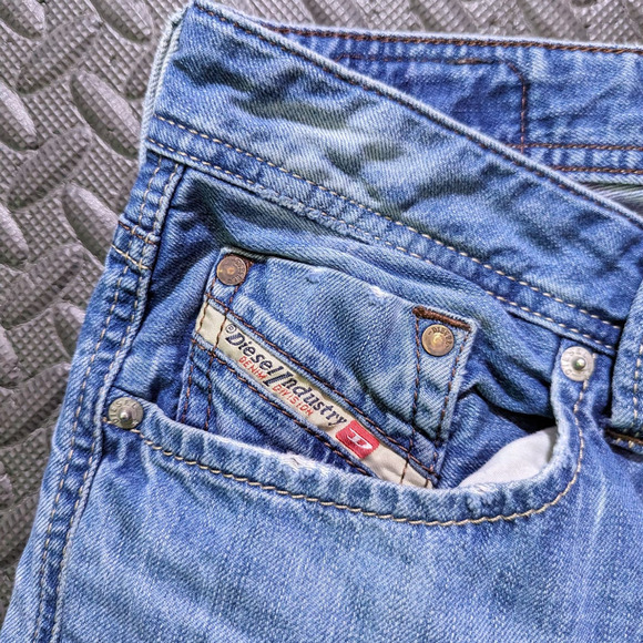 Men's Vintage Diesel Jeans Diesel Industry Distressed Denim, Size 31W/30L - Picture 7 of 8